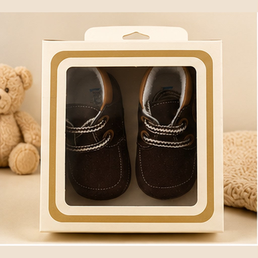 Chaussons bébé marron élégants à lacets